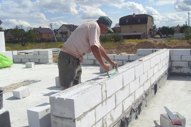 Фундамент из газоблоков - надежный и при этом недорогой вариант